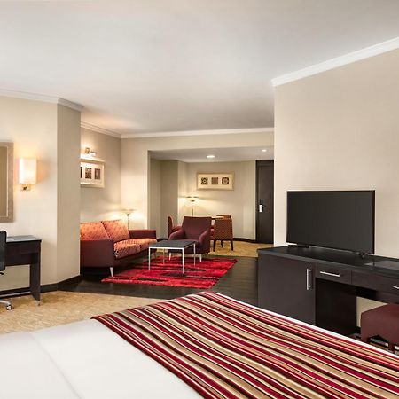 Отель Ramada Plaza By Wyndham Dubai Deira Экстерьер фото