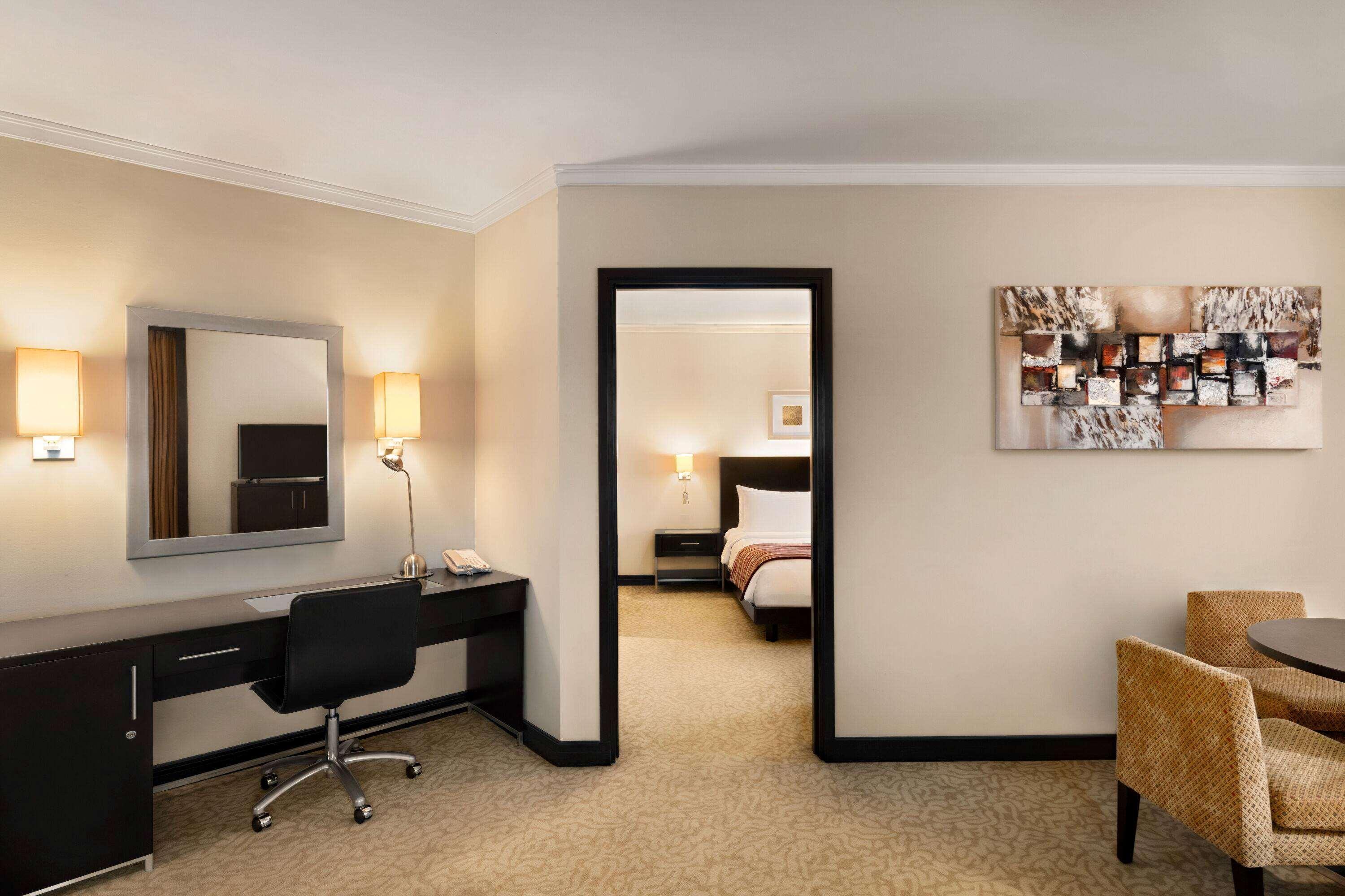 Отель Ramada Plaza By Wyndham Dubai Deira Экстерьер фото
