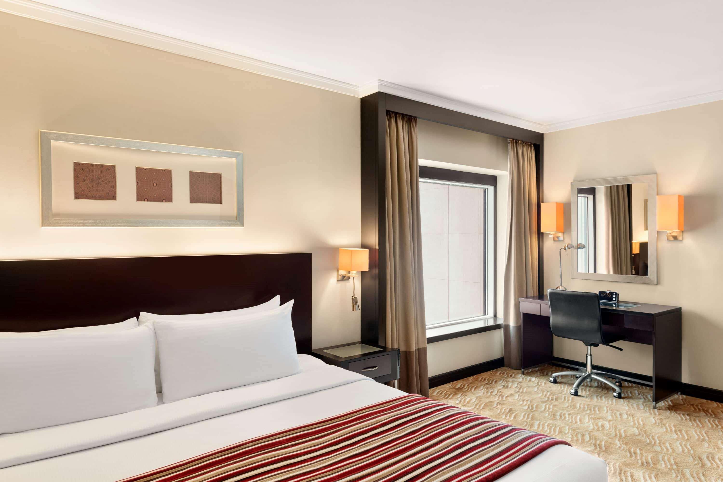 Отель Ramada Plaza By Wyndham Dubai Deira Экстерьер фото